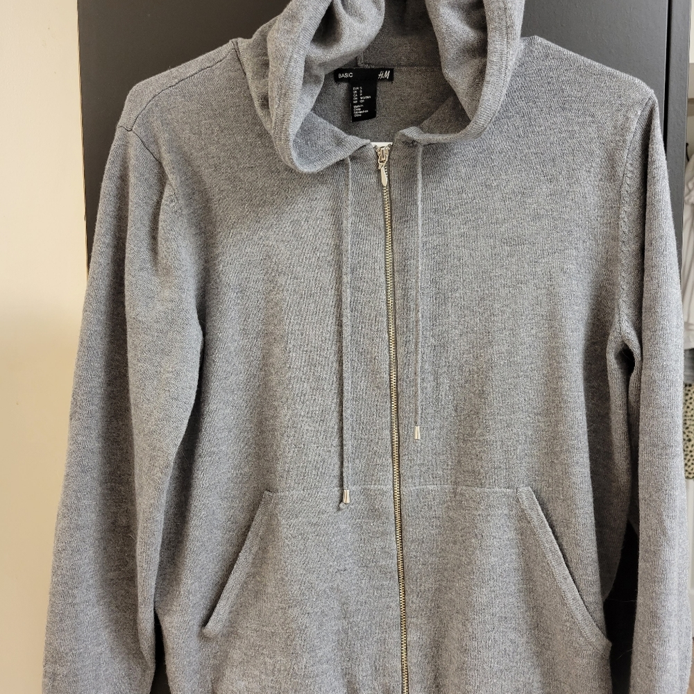 H&M Women's Hooded Zip Up Size S